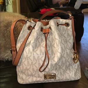 Michael kors satchel bag